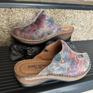 Josef Seibel Clogs Floral Catalonia EU 36 US 5.5-6 Big Kid 3-3. 5 NEW Stylish